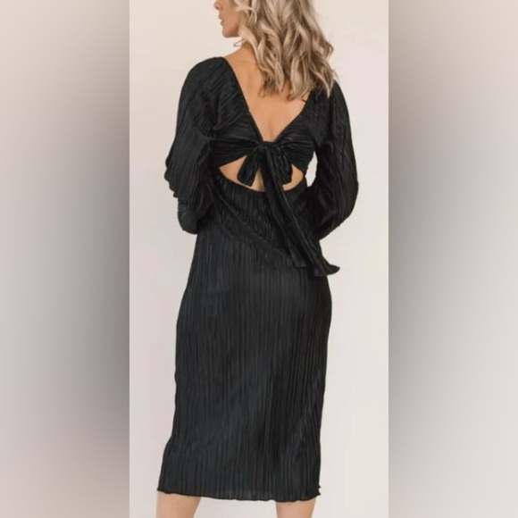 Gilli Blue Pleated Dress. NWT - Picture 7 of 7